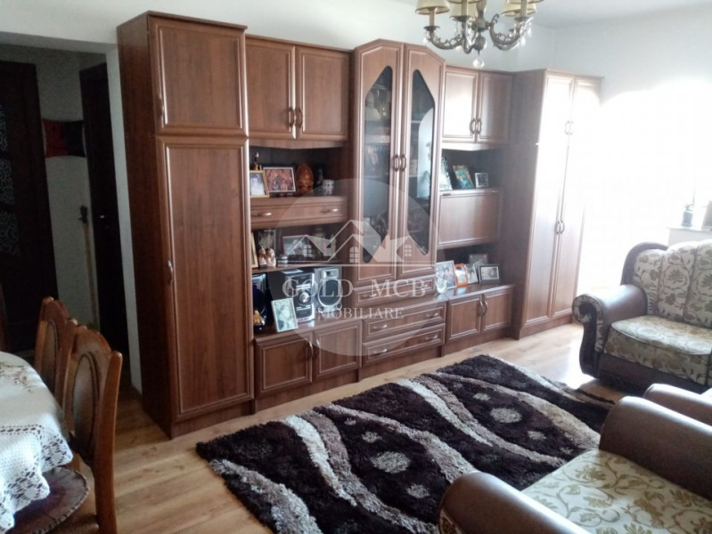 Vanzare 3 camere Crangasi