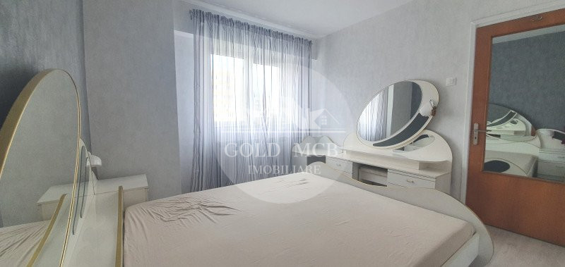 Apartament 3 camere - Teiul Doamnei 