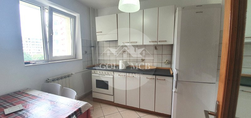 Apartament 3 camere - Teiul Doamnei 