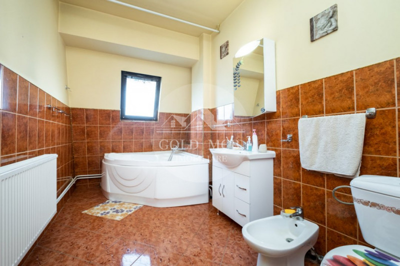 Vila  Ion Mihalache -metrou -9 camere pretabila 2 familii