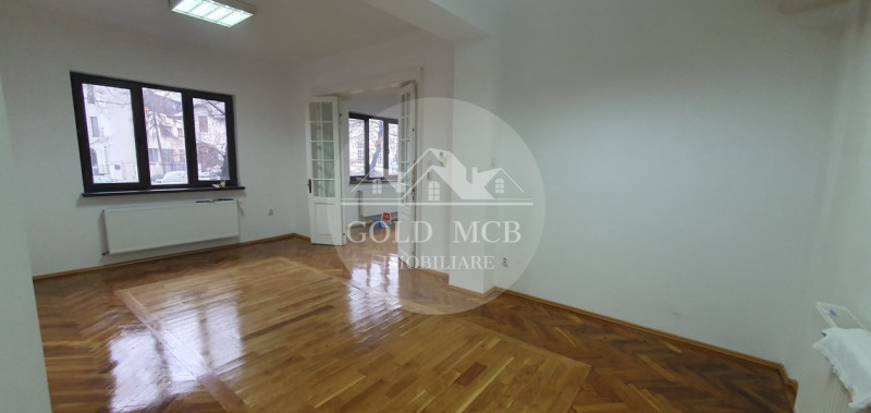 Apartament 4 camere Birouri/Showroom - Piata Victoriei - Capitale