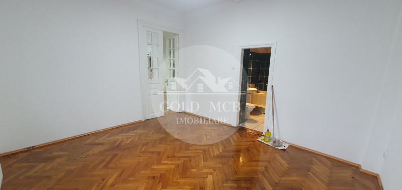 Apartament 4 camere Birouri/Showroom - Piata Victoriei - Capitale