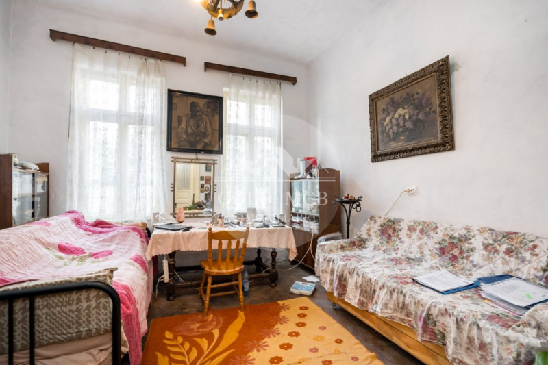 Armeneasca-casa singur curte