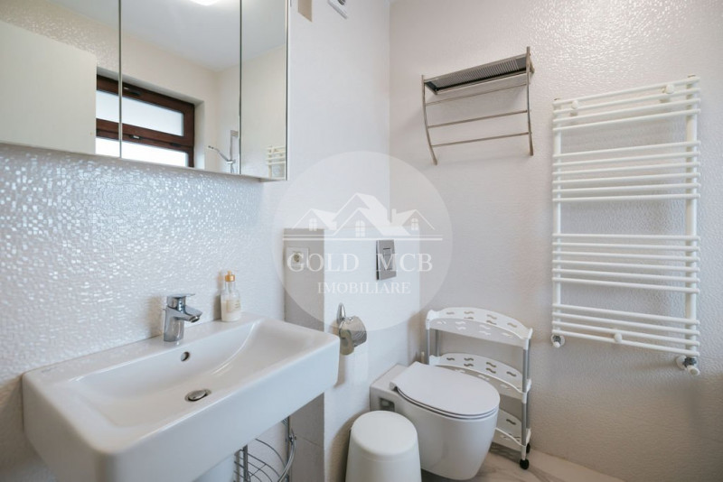 Sisesti -apartament 3 camere nou cu garaj