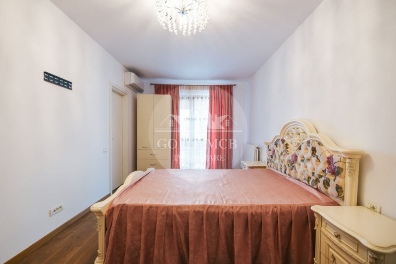 Sisesti -apartament 3 camere nou cu garaj