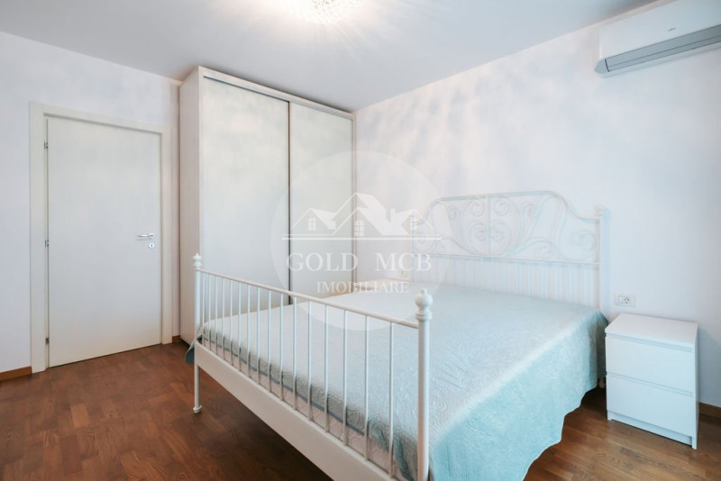 Sisesti -apartament 3 camere nou cu garaj