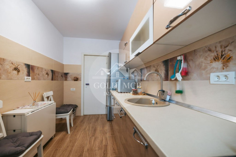 Sisesti -apartament 3 camere nou cu garaj