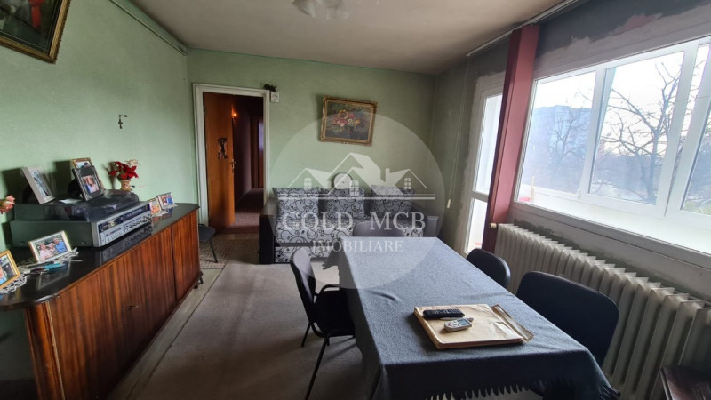 3 CAMERE BERCENI-COVASNA