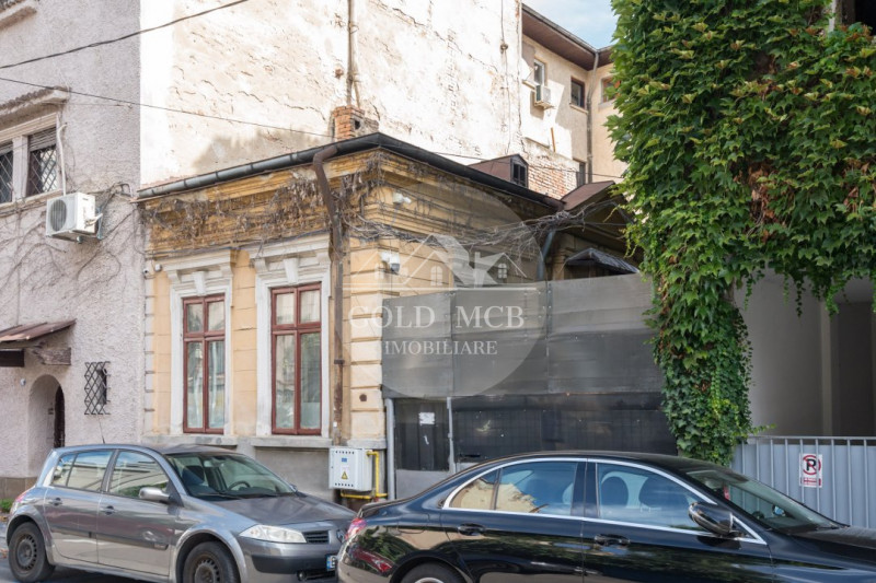 Armeneasca-casa singur curte