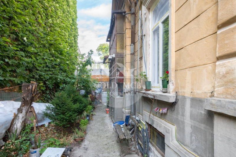 Armeneasca-casa singur curte