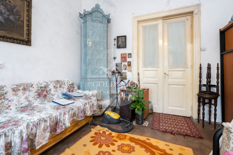 Armeneasca-casa singur curte