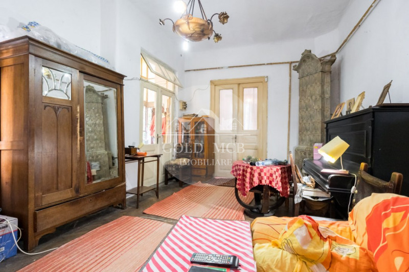 Armeneasca-casa singur curte