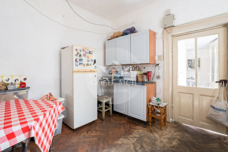 Armeneasca-casa singur curte