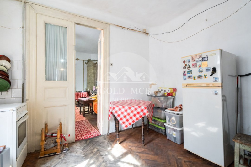 Armeneasca-casa singur curte