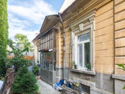 Armeneasca-casa singur curte