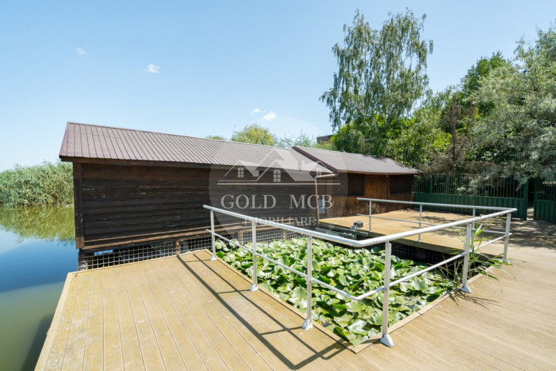 Vila cu piscina pe malul lacului-Snagov -Ciofliceni