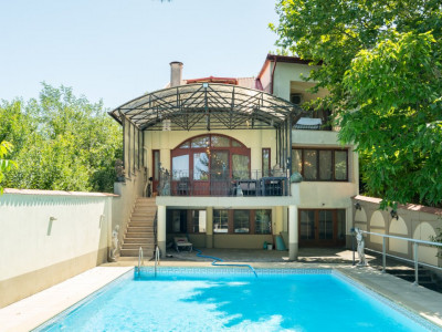 Vila cu piscina pe malul lacului-Snagov -Ciofliceni