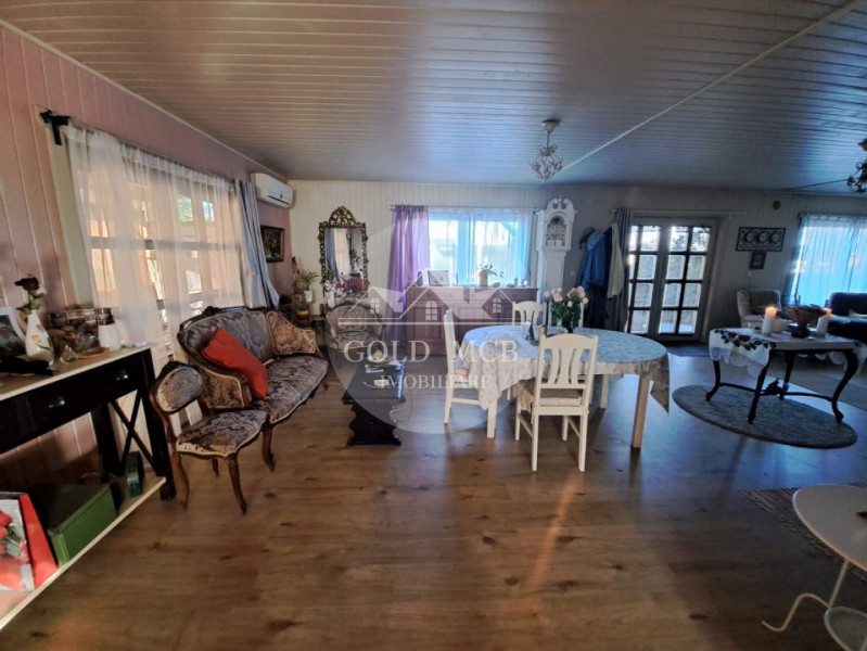 Vila Oras Crevedia situata stradal -dormitor pe parter