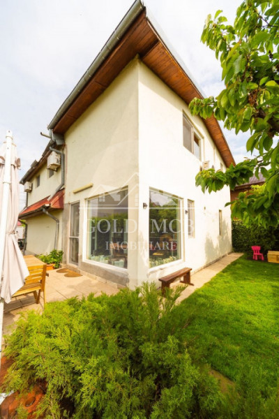 VILA parter si etaj- PIPERA