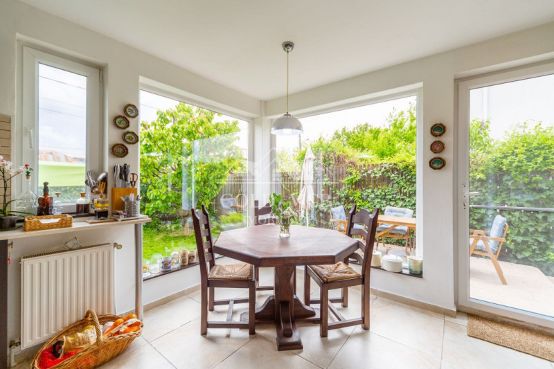 VILA parter si etaj- PIPERA