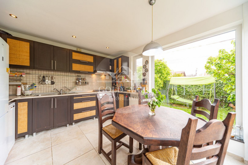 VILA parter si etaj- PIPERA