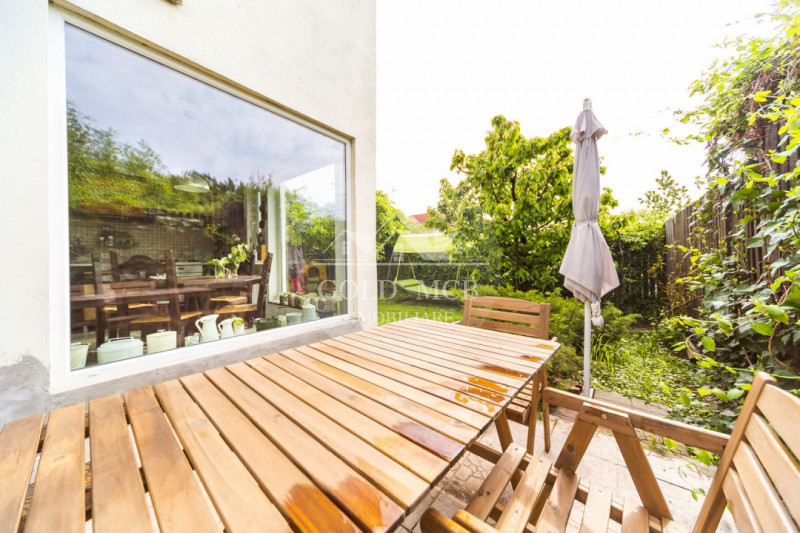 VILA parter si etaj- PIPERA