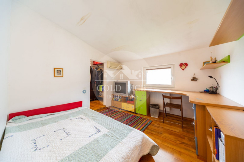 VILA parter si etaj- PIPERA