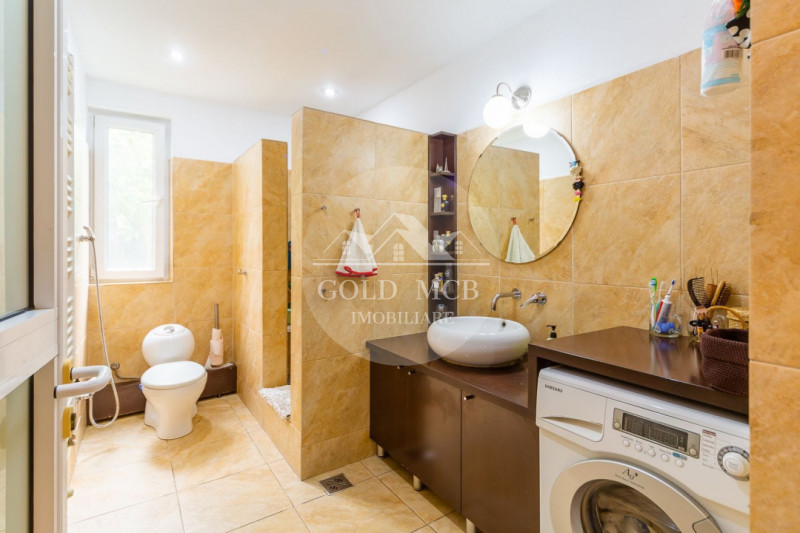 VILA parter si etaj- PIPERA