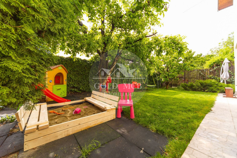 VILA parter si etaj- PIPERA