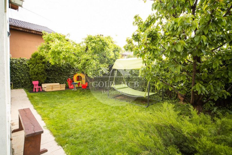 VILA parter si etaj- PIPERA