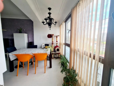 3 CAMERE DAMAROAIA- PETROM CITY-garaj inclus
