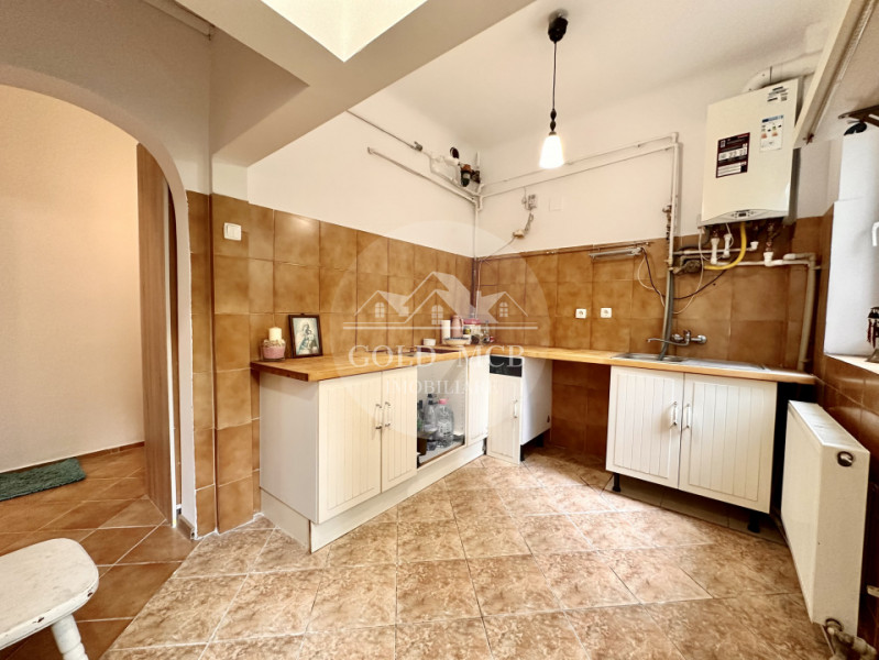 Apartament 3 camere - curte - Metrou Costin Georgian