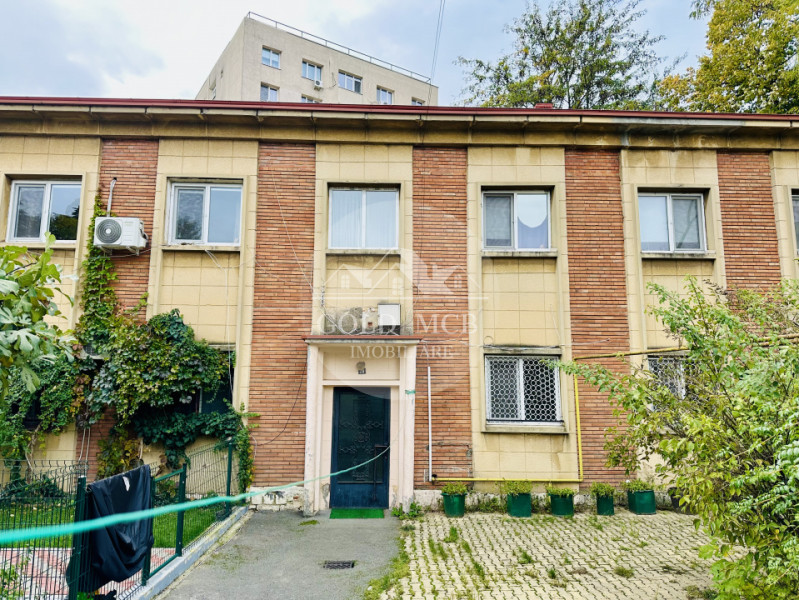 Apartament 3 camere - curte - Metrou Costin Georgian