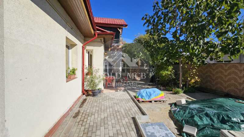 Casa curte- Metrou Pieptanari