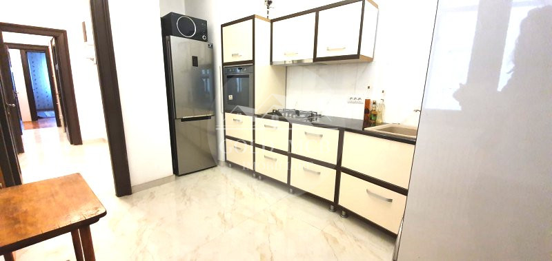 4 camere - Armeneasca - locuinta/birouri