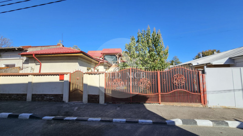 Casa curte- Metrou Pieptanari