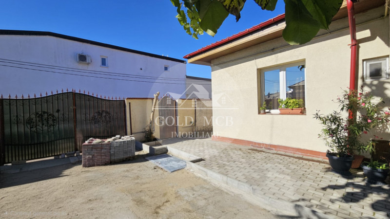 Casa curte- Metrou Pieptanari