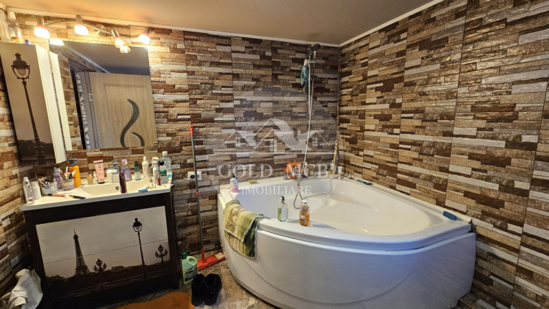 Casa curte- Metrou Pieptanari