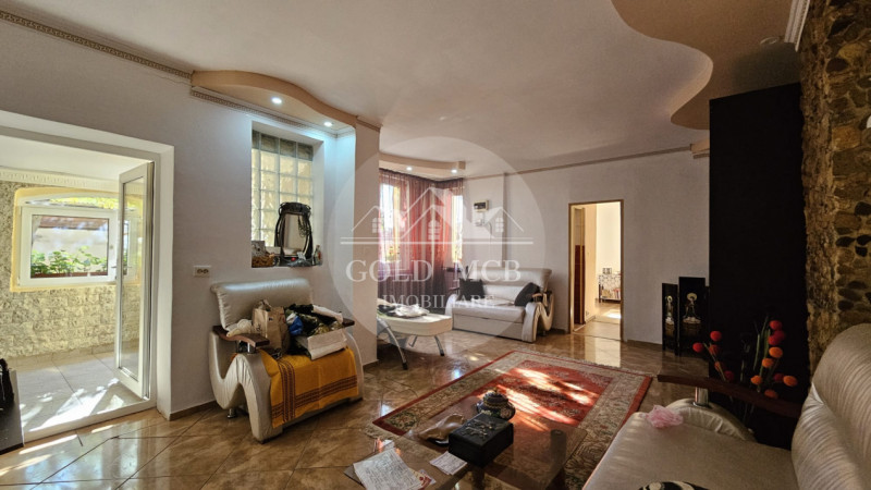 Casa curte- Metrou Pieptanari