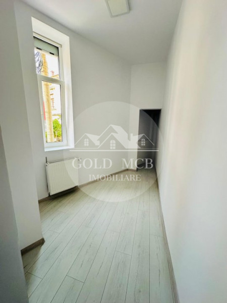 Apartament 3 camere - Mantuleasa