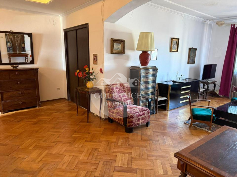 3 Camere Piata Universitatii