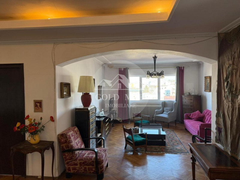 3 Camere Piata Universitatii