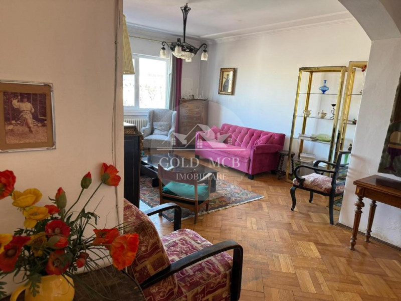 3 Camere Piata Universitatii