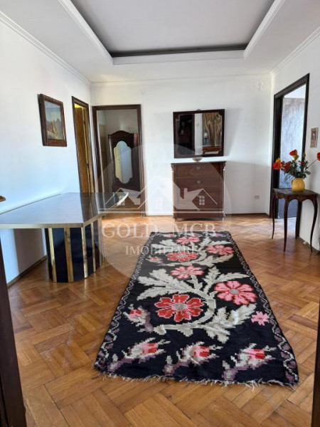 3 Camere Piata Universitatii