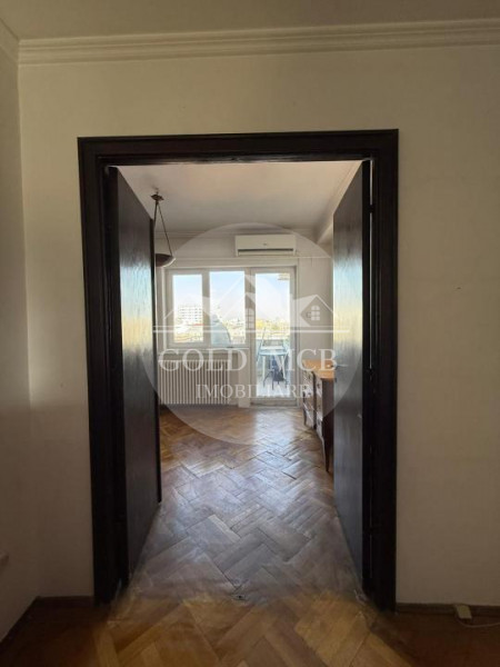 3 Camere Piata Universitatii