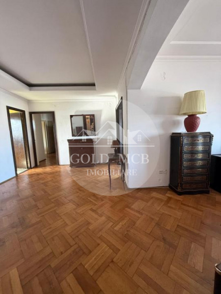 3 Camere Piata Universitatii