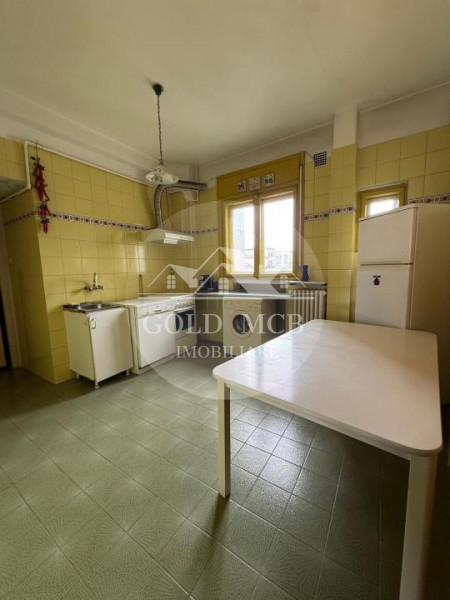 3 Camere Piata Universitatii