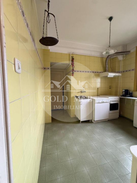 3 Camere Piata Universitatii