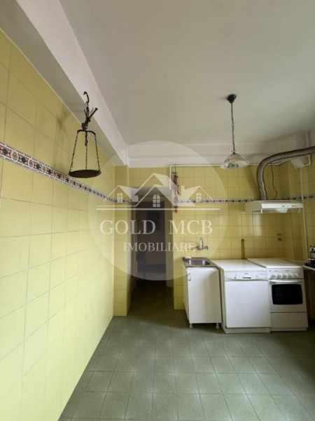 3 Camere Piata Universitatii