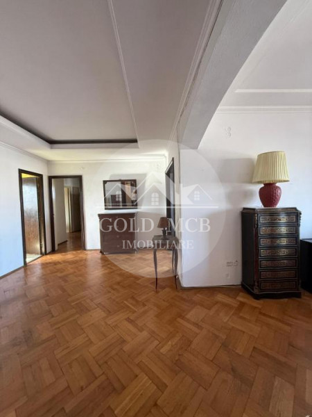 3 Camere Piata Universitatii